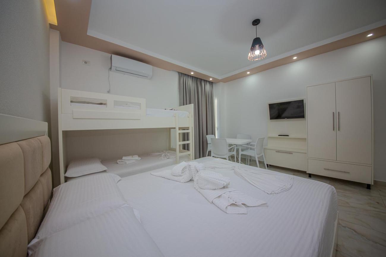 كساميل Hotel Landi المظهر الخارجي الصورة